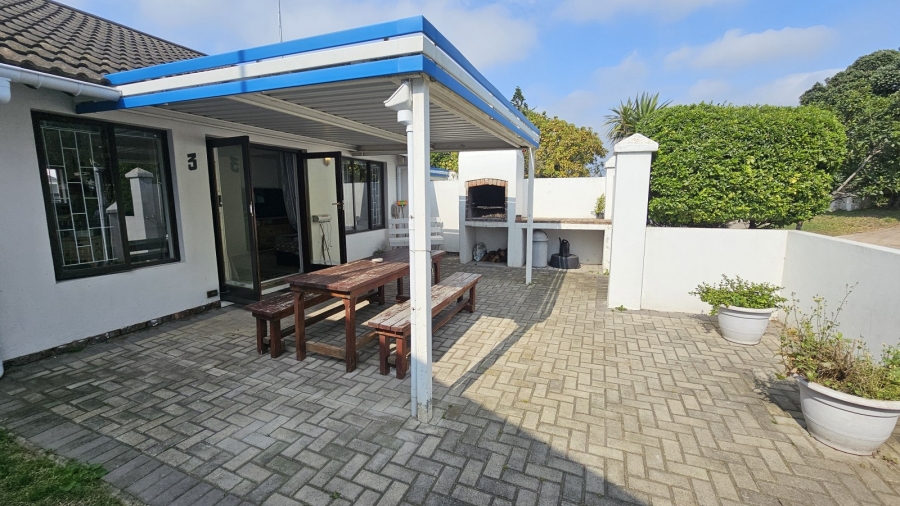 2 Bedroom Property for Sale in Paradise Beach Eastern Cape